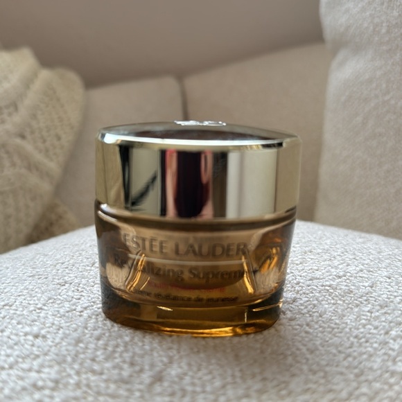 Estee Lauder Revitalizing Supreme+ Moisturizer
Youth Power Creme Full Size - Picture 12 of 12